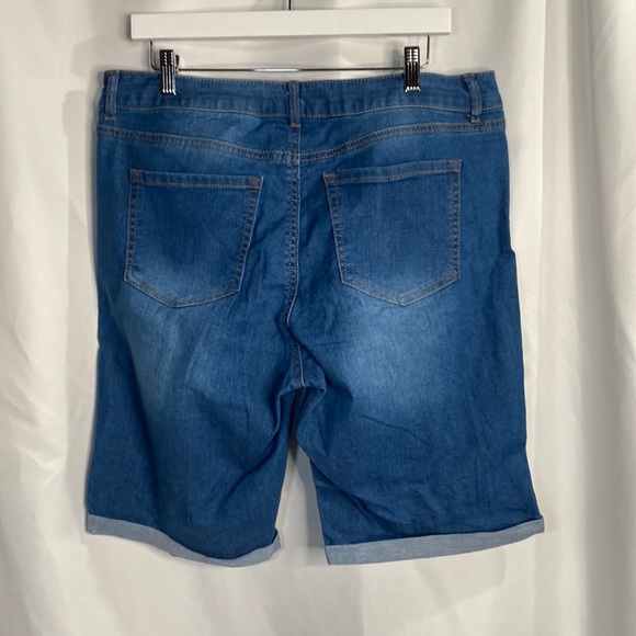 *NWT* Denim Ripped Jean shorts sz 3X - Picture 5 of 13
